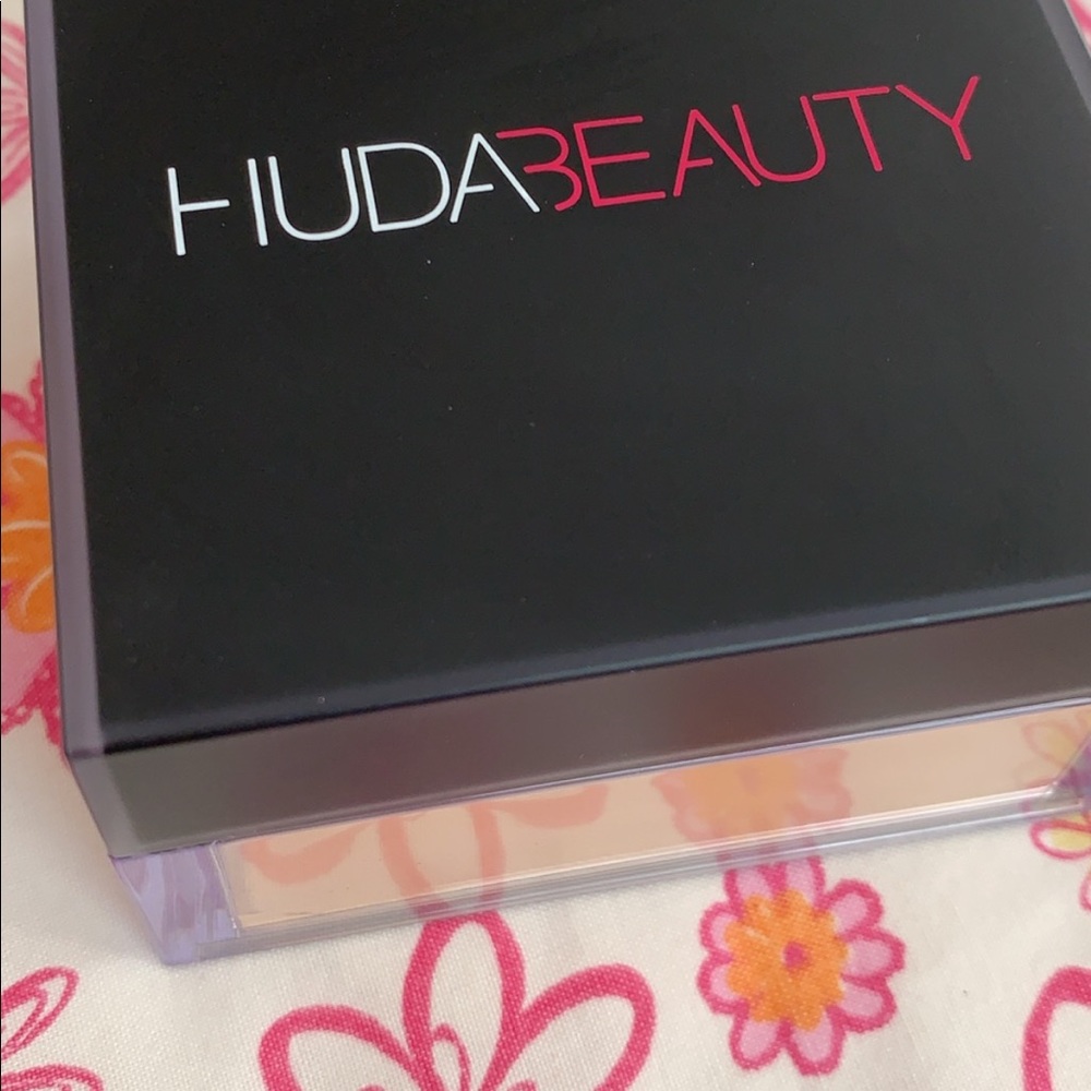 High end makeup lot - Picture 6 of 9